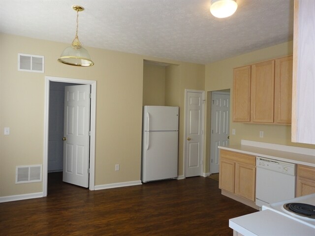 Building Photo - 6521 Waterstone Drive