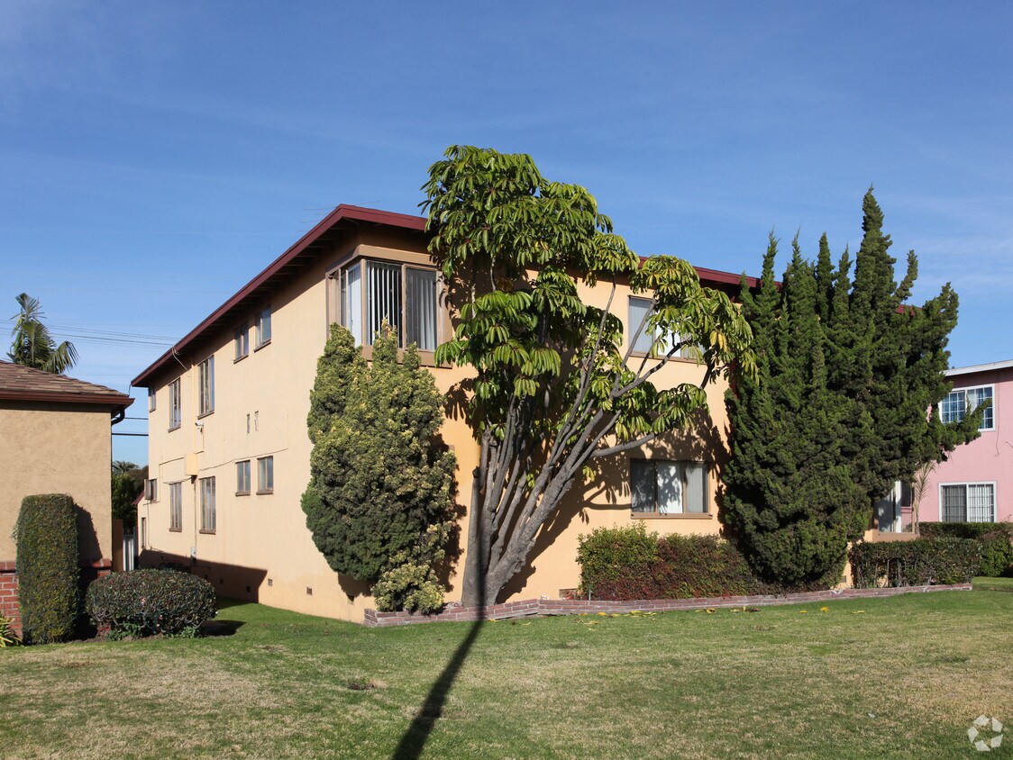 Foto del edificio - 5533 W Jefferson Blvd