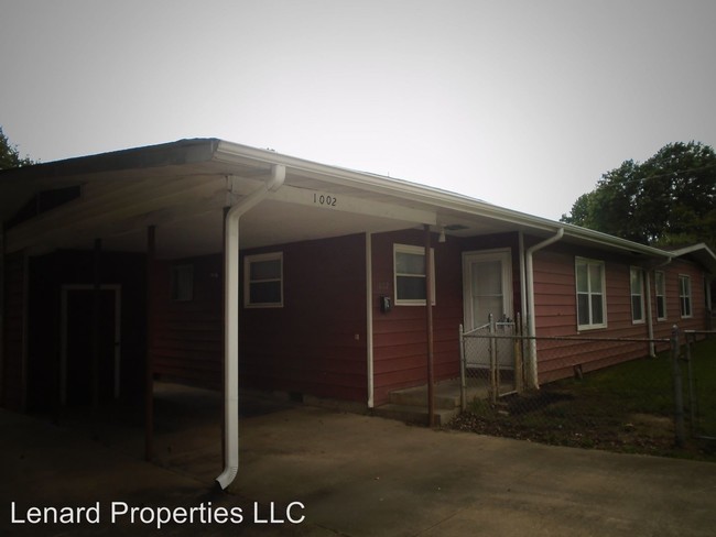 Building Photo - 2202 S Kings Ave