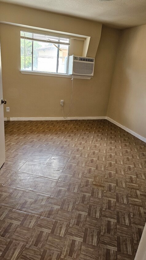 Building Photo - Riverside Terrace Apartment