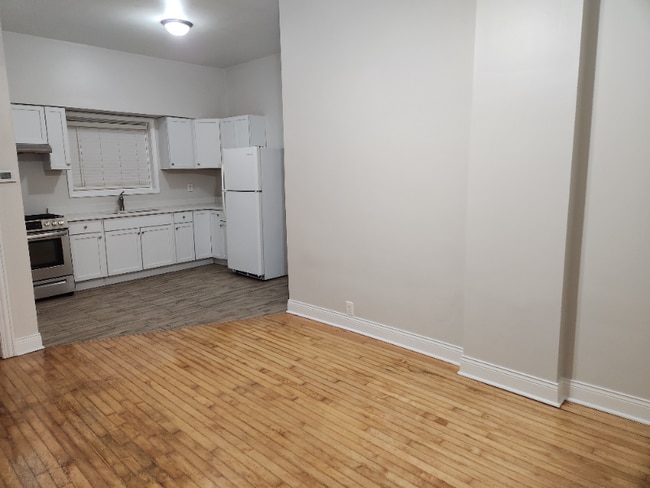 Building Photo - 2656 S Kolin Ave