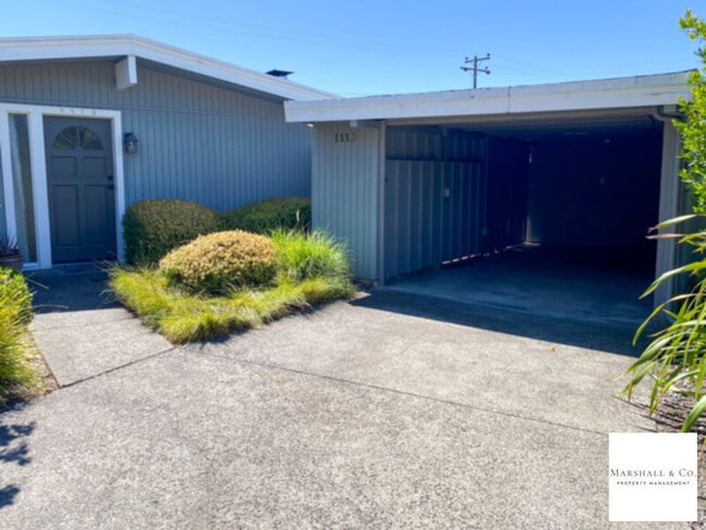 Foto del edificio - CHARMING 3BR/2BA W/ NEW LAM FLRS, NEW STOV...