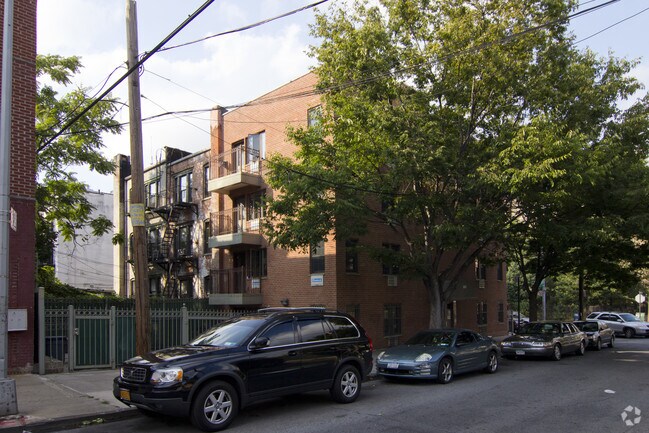 Primary Photo - 1001 Findlay Ave