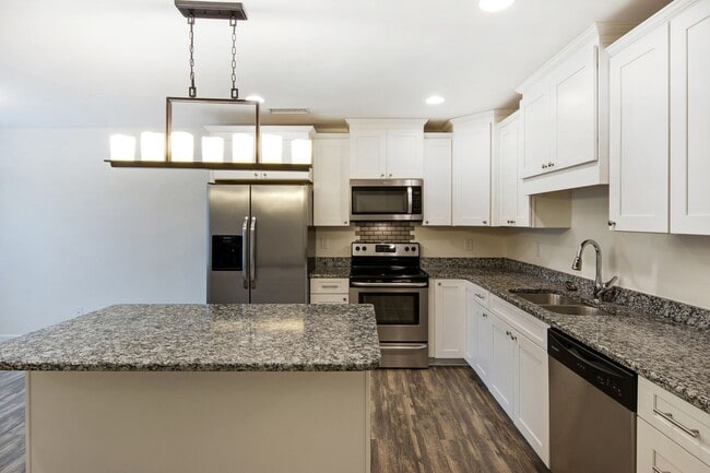 Building Photo - Brickyard Landing Townhomes
