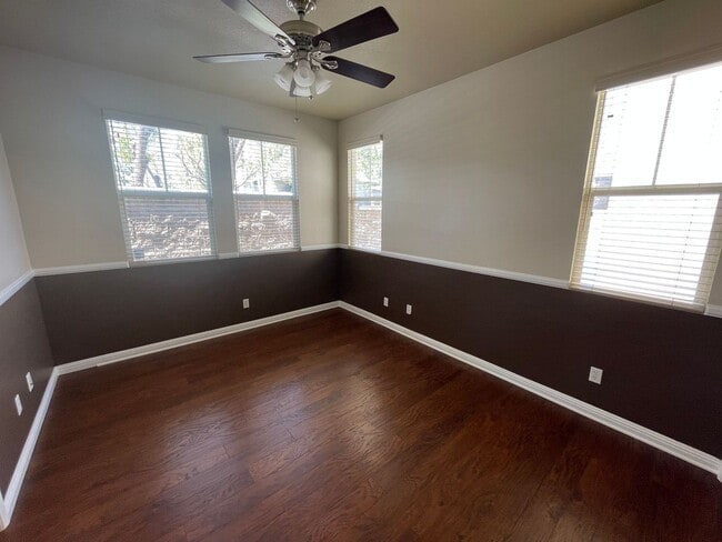 Building Photo - Beautifully Updated 3-Bed, 3-Bath Home in ...