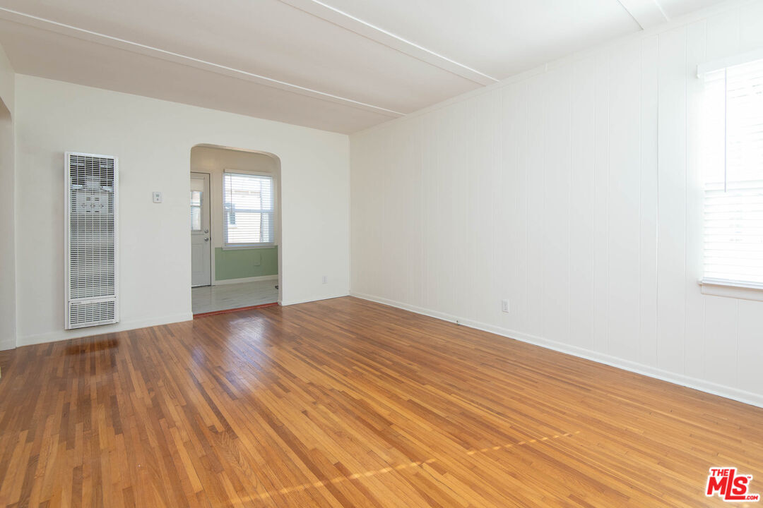 Primary Photo - 2594 Amherst Ave