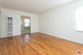 Building Photo - 2594 Amherst Ave