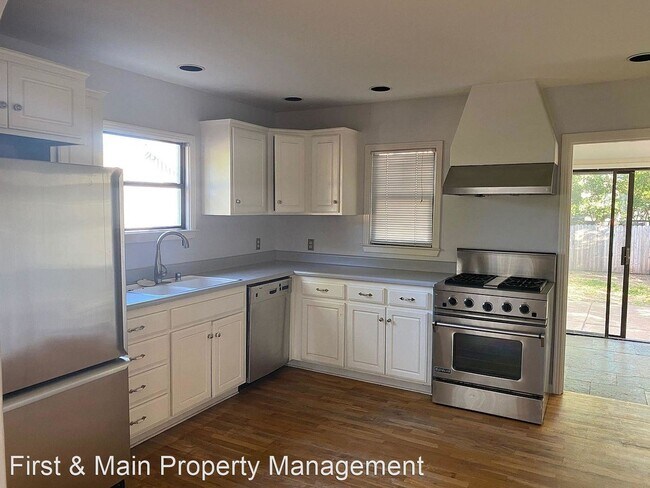 Building Photo - 2 br, 1 bath House - 1551 Menlo Ave