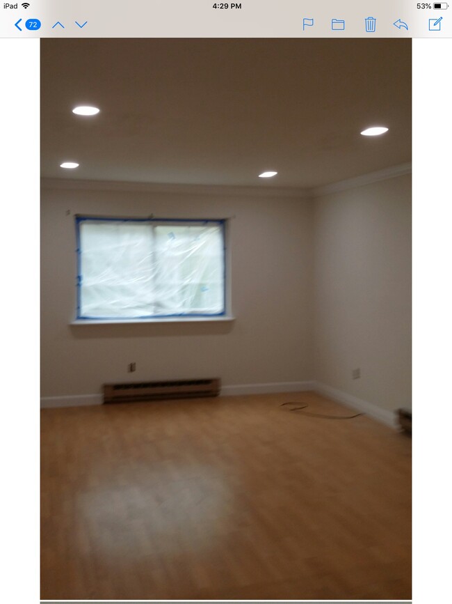 Building Photo - 124 Fox Run Ln