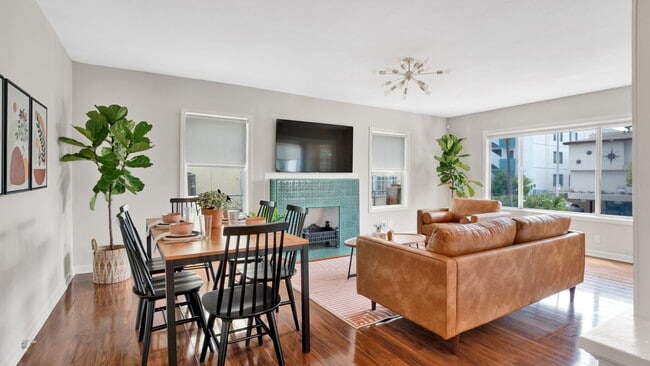 Foto del edificio - 724 Gramercy Dr