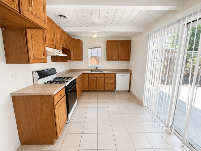 Foto del edificio - Freshly Updated 3 Bedroom Home in the Heart of Livermore!