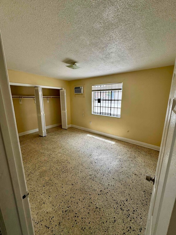 Foto del edificio - 1040 SW 7th St