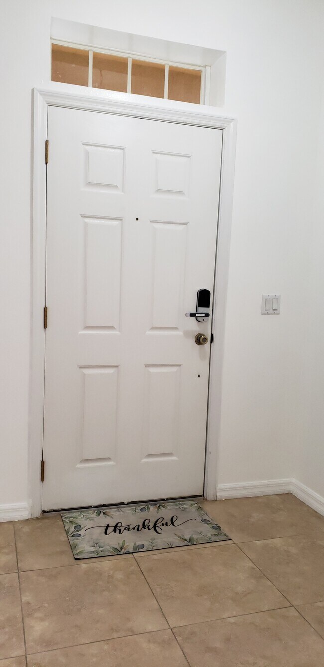 Foto del edificio - 13257 Silver Strand Falls Dr