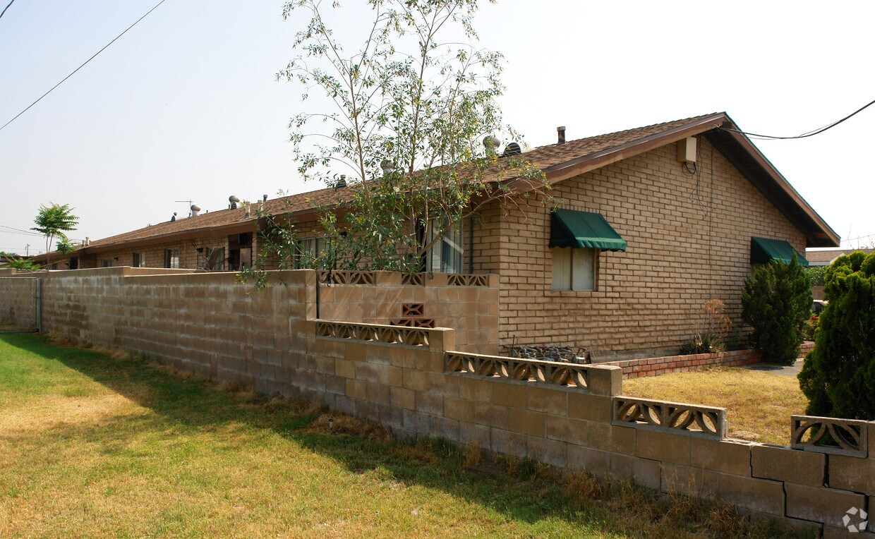Building Photo - 16732 Holly Dr