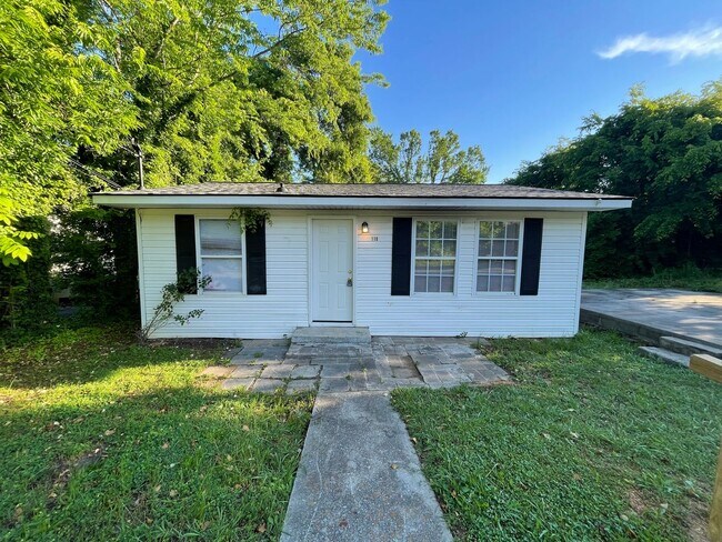 Building Photo - Cozy 3/2 House near Downtown Rome- $1,195