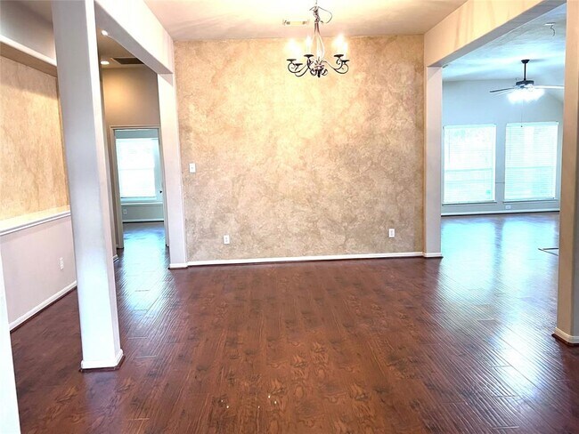 Foto del edificio - 12819 Canyon Echo Dr