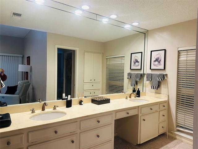 Building Photo - 7120 Teakwood Dr