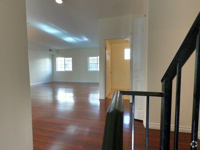 Building Photo - 8735 Cedros Ave