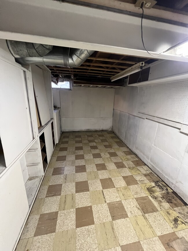 Building Photo - 48 Layton Ave