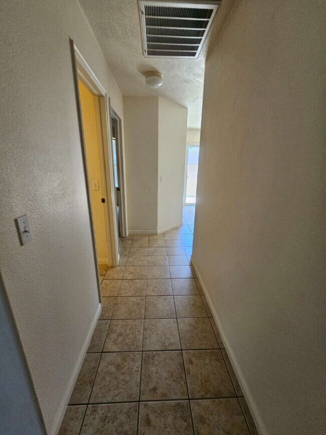 Building Photo - Cozy 1-Bedroom Retreat in the Heart of Saint George