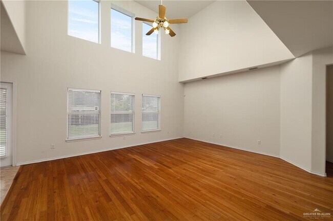 Foto del edificio - 3404 San Armando St