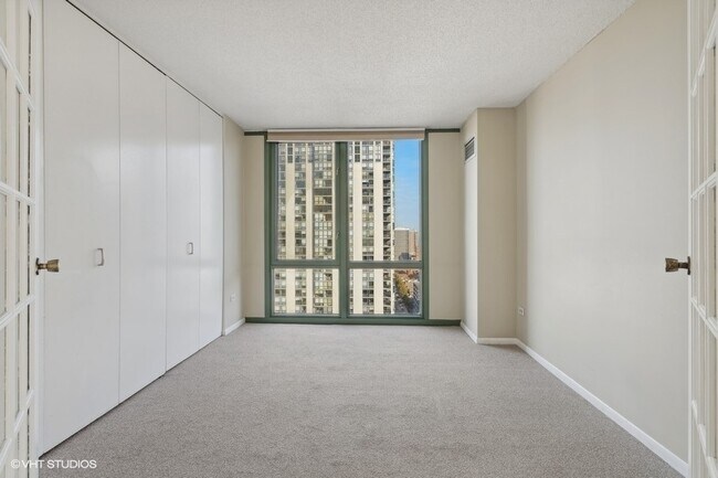 Building Photo - 111 W Maple St