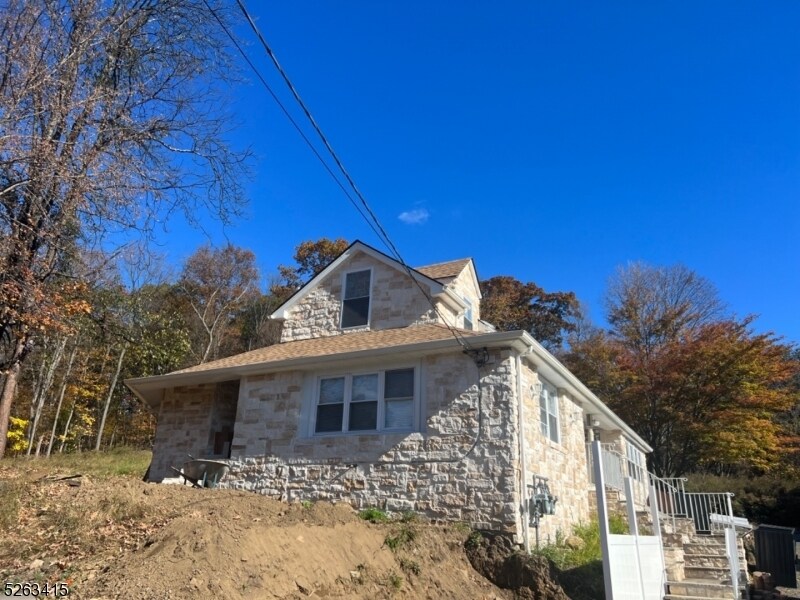 Primary Photo - 94 Garside Ave