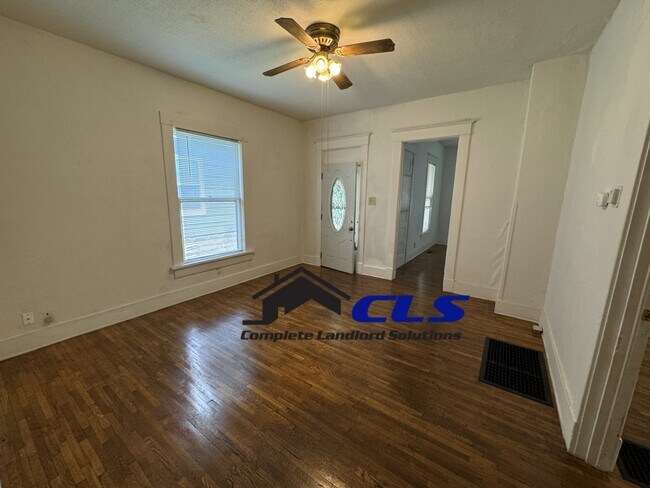 Foto del edificio - 1021 S 18th St