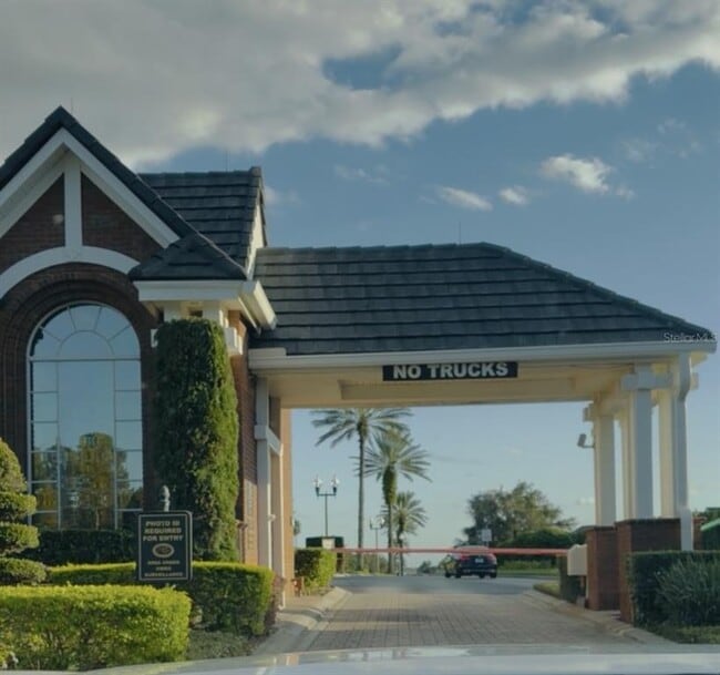 Foto del edificio - 13565 Fountainbleau Dr