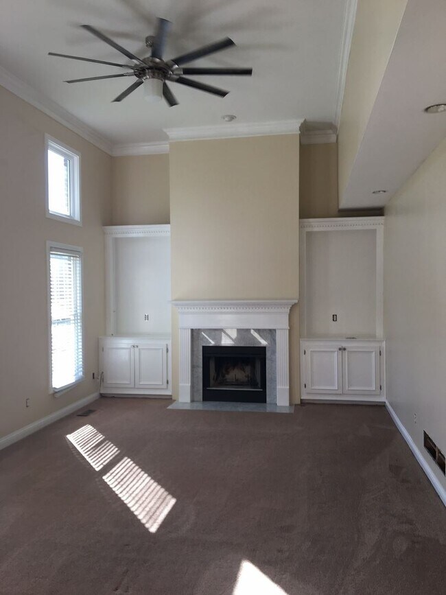Building Photo - 4 br, 3.5 bath House - 14013 Spring Mill Road