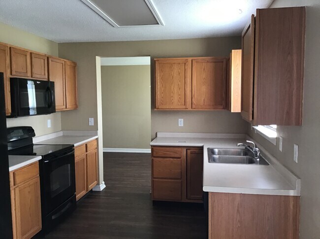 Foto del edificio - 2012 Fullwood Dr