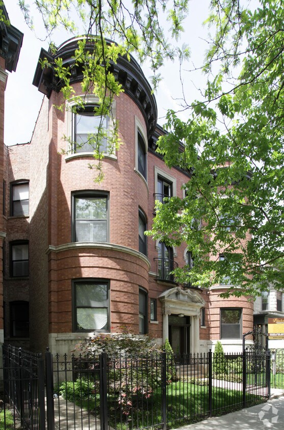 Primary Photo - Blackstone Manor