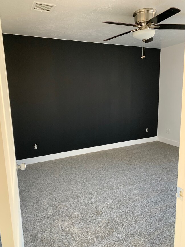 Building Photo - 1150 W 360 N