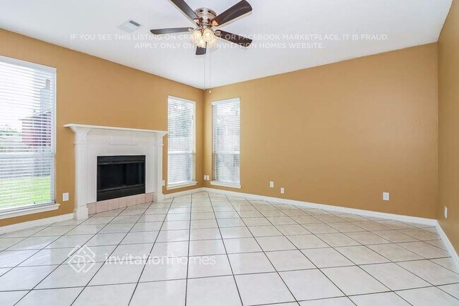 Foto del edificio - 6001 Pacer Ln