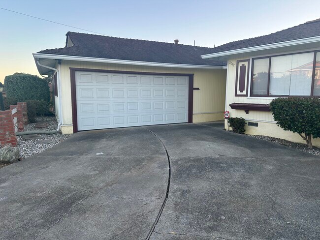 Building Photo - 3077 Belfast Way