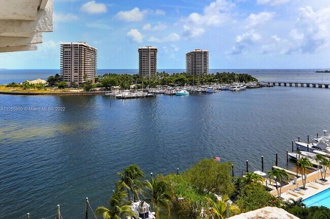 Building Photo - 1600 S Bayshore Ln