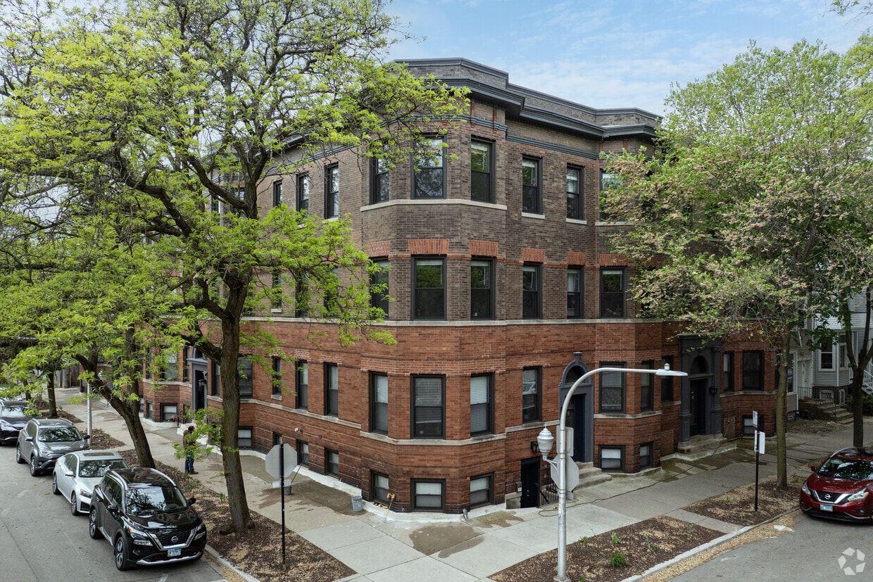 Primary Photo - 2848 N Seminary Ave