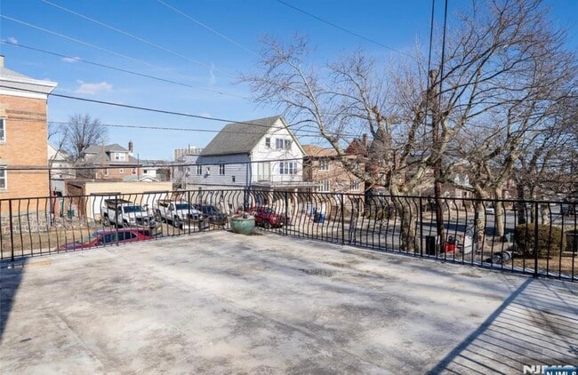 Building Photo - 254 Hudson Pl