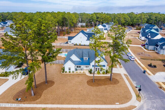 Building Photo - 849 Crown Pointe Dr