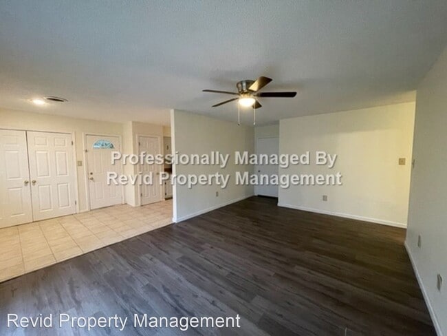 Building Photo - 3 br, 1 bath House - 5666 Chickasaw