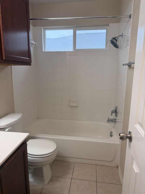 Building Photo - 647 Tom Kemp Dr