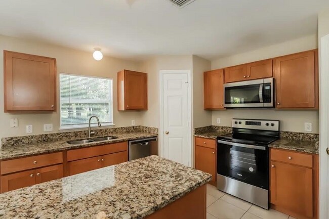 Foto del edificio - 692 Sunway Ln