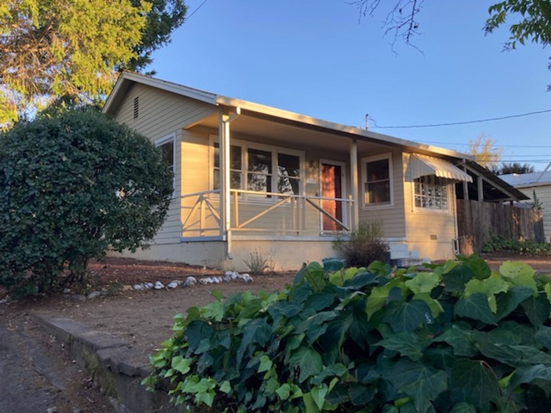 Foto principal - **Centrally Located Healdsburg Home!!**