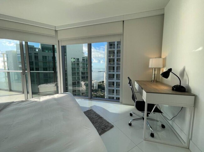 Foto del edificio - 1300 Brickell Bay Dr