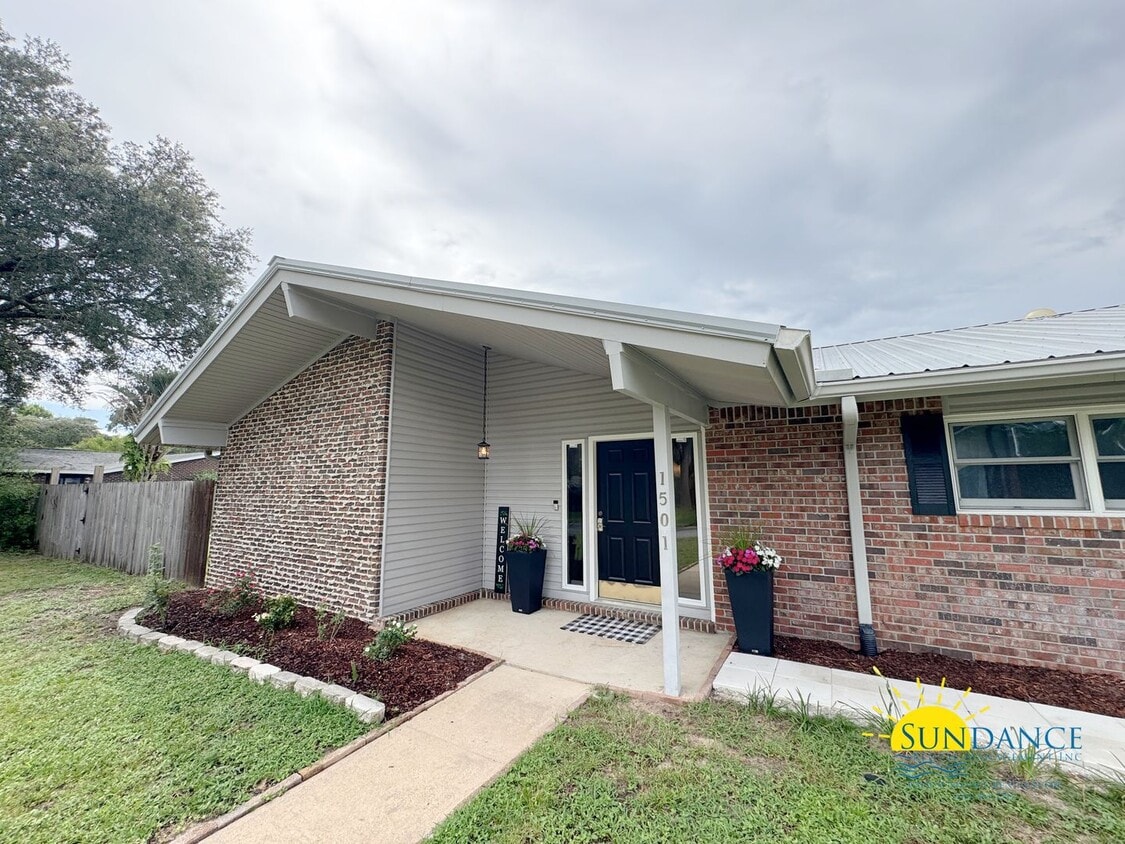 Primary Photo - Charming 3-Bedroom Home in Palm Estates, N...
