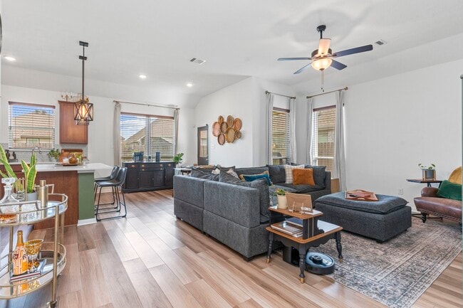 Building Photo - 3221 Climbing Gardens Ct