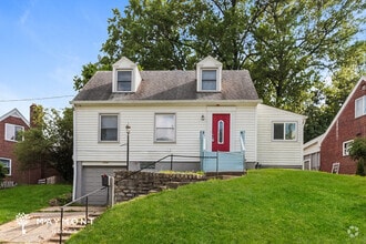 Building Photo - 2700 Powell Dr