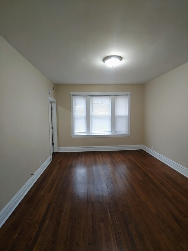 Foto del edificio - 3238 N Keeler Ave
