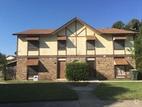 Building Photo - 4502 Chase