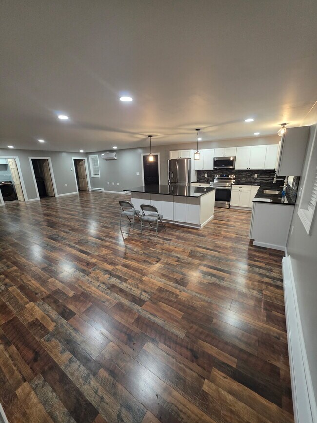 Área de comedor/cocina - 356 Main St